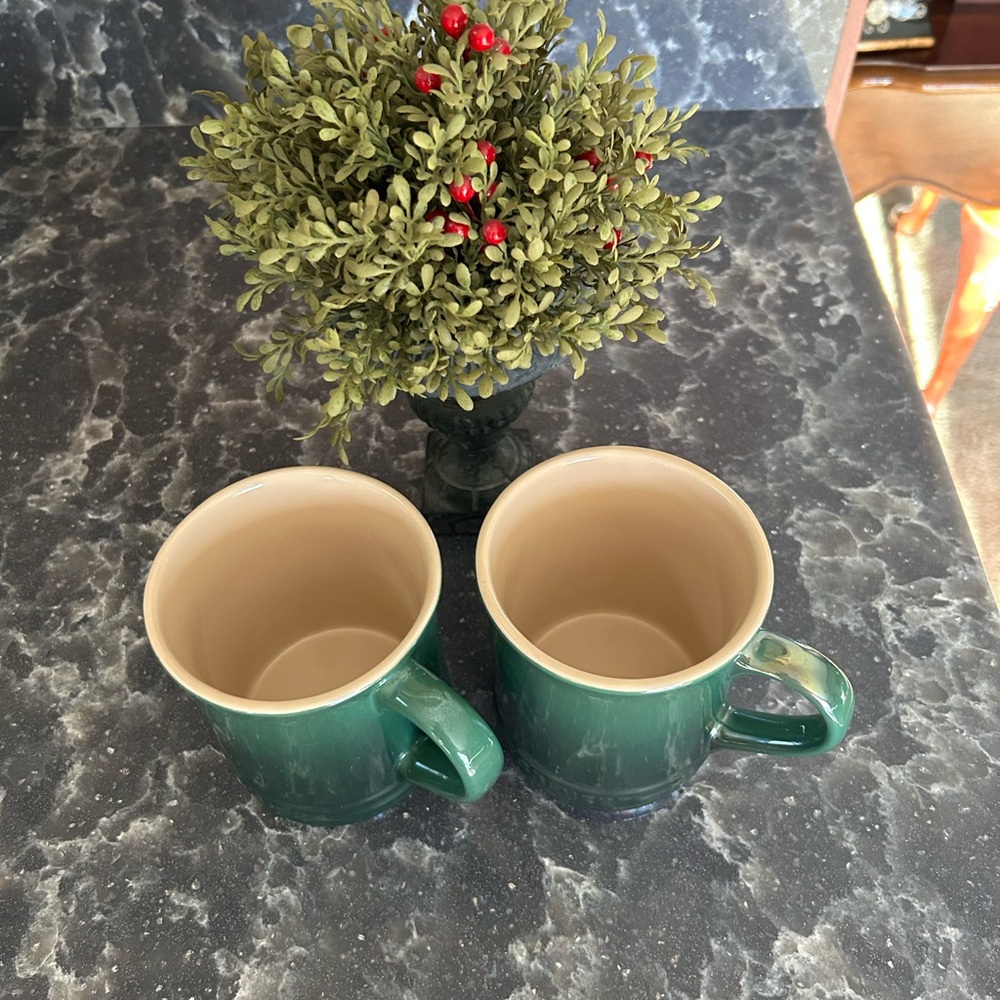 Elegant Green and Cream Mug Set